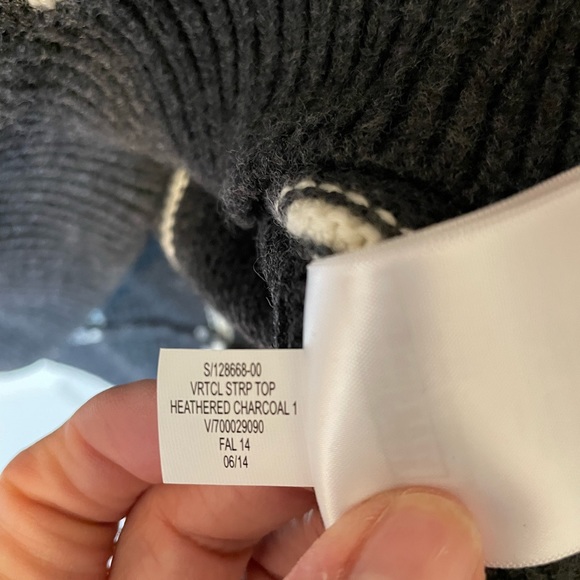 Banana Republic vertical stripe heathers sweater top, Size M - Picture 3 of 4